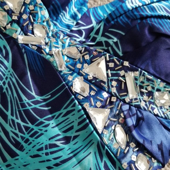 Peacock print dress, gown, evening gown, wow dress, gorgeous, elegant dress - Picture 2 of 7